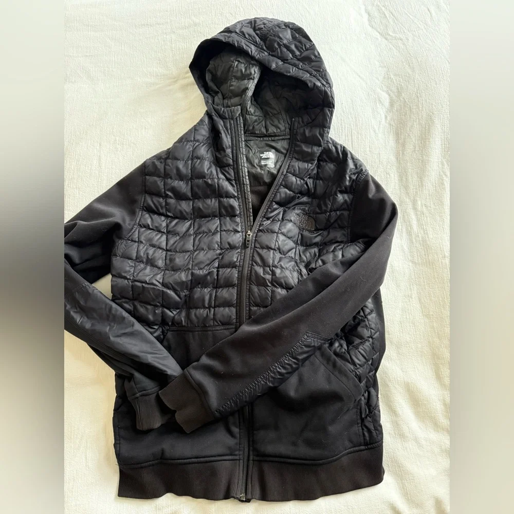 Men's North Face Black Hooded Puffer Jacket - Large